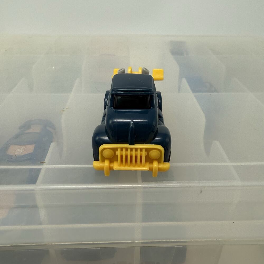 Hot Wheels 1968 Tow Truck Wrecker 1/64 scale 1994 Mattel, Inc Blue Yellow 3 Inch - Picture 4 of 7